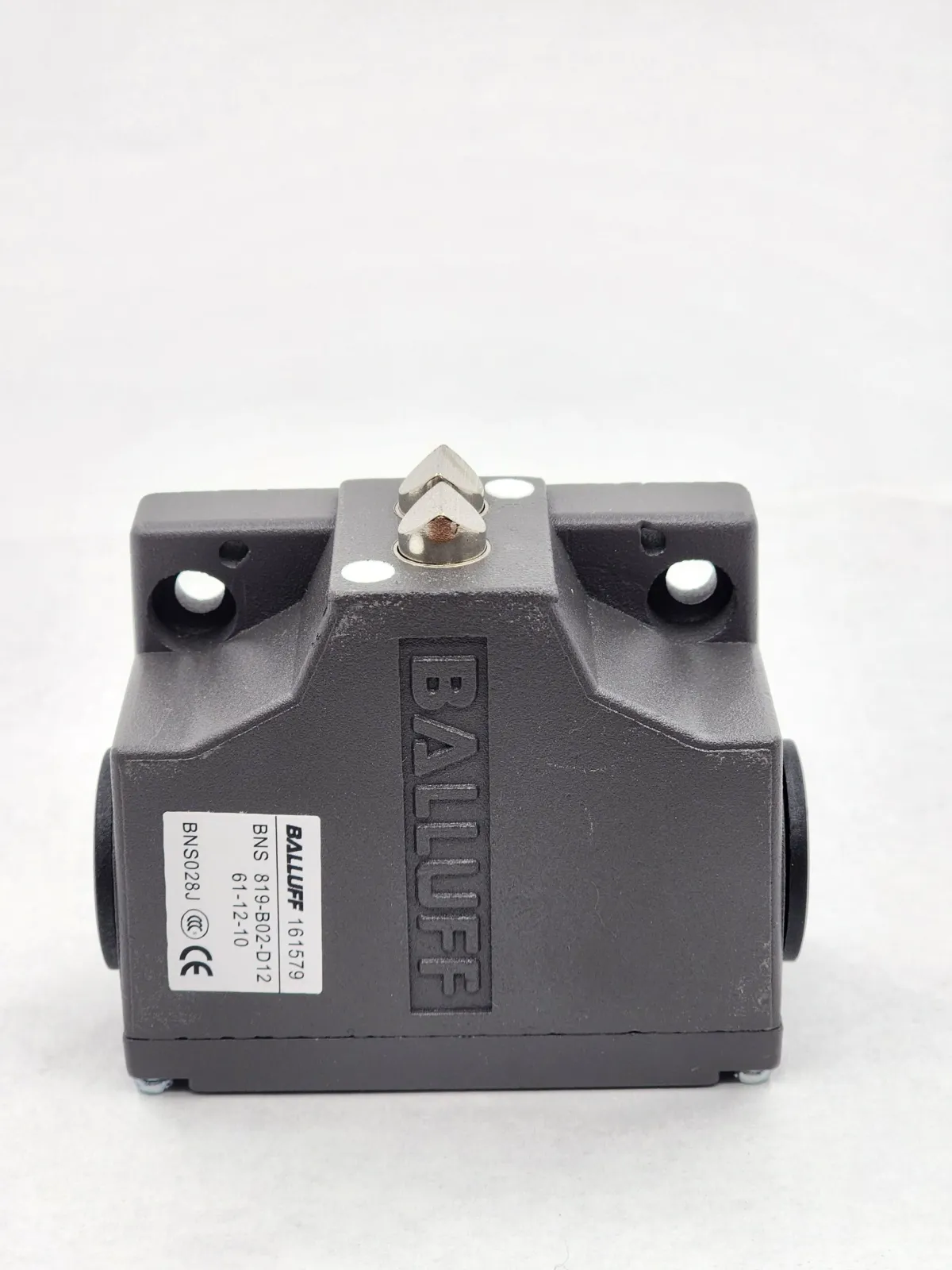 BNS 819 B02 D12 61 -12-10  BALLUFF Eksen Switchi