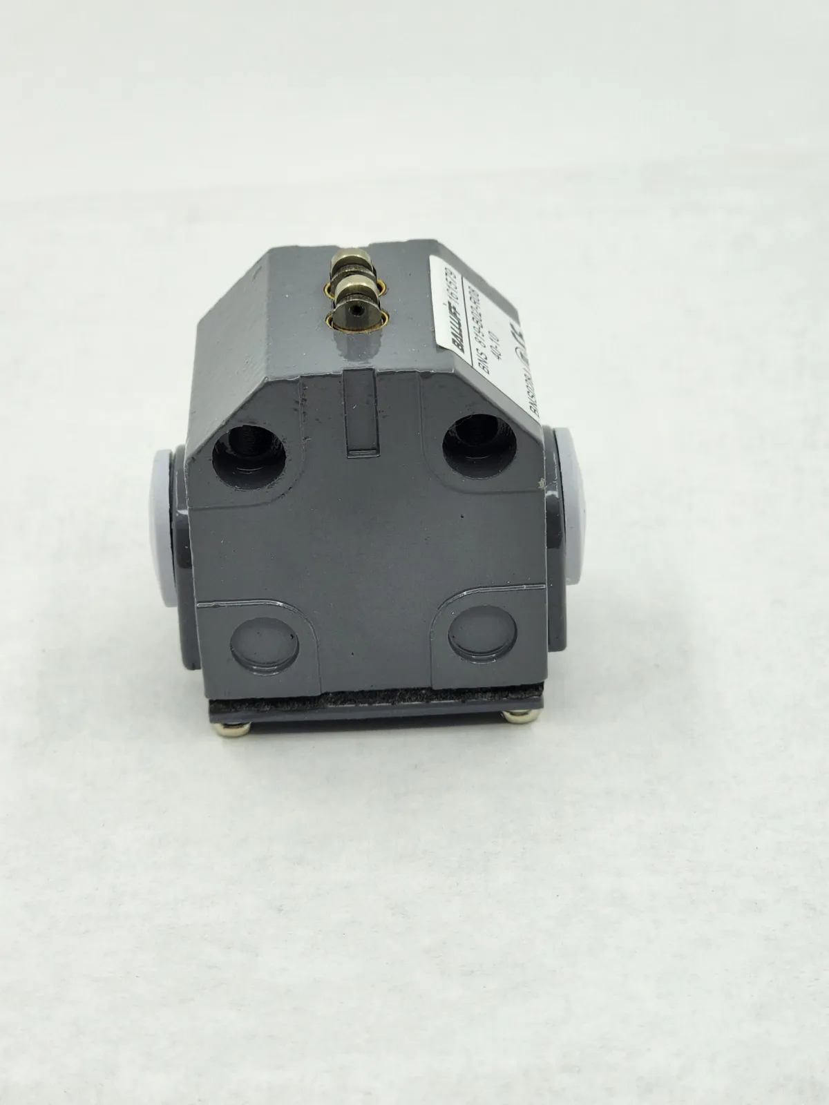 BNS 819 B02 R08 40-10.  BALLUFF Eksen Switchi