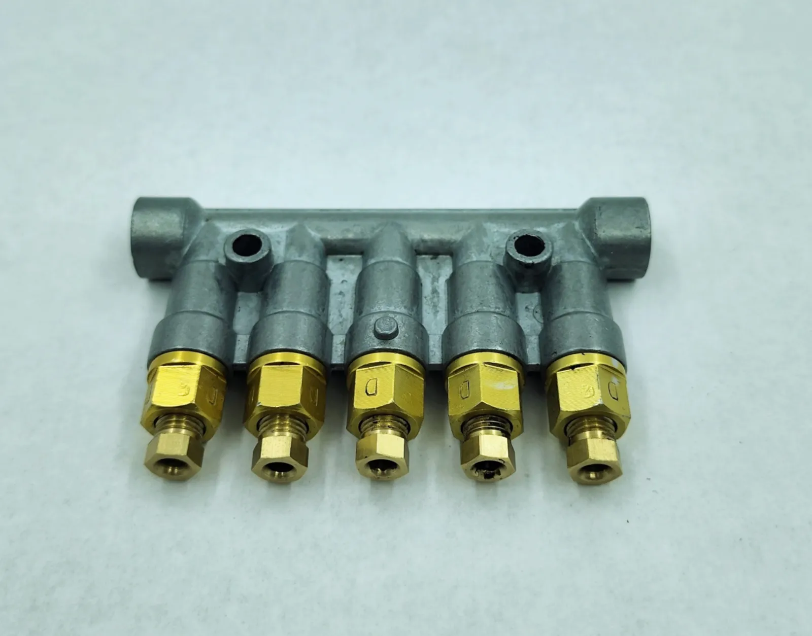 Cnc Yağ Dağıtıcı T-86 dozajlamalı  5 li tip