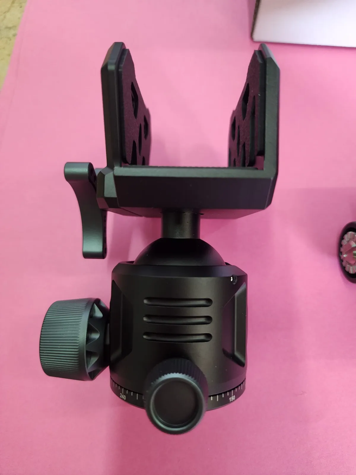 Ağır hizmet tipi Küreli Mengene Masalı Tripod ve Masası